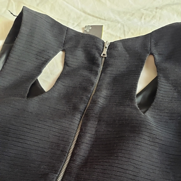 Black Taylor Dress s6 - Picture 4 of 4